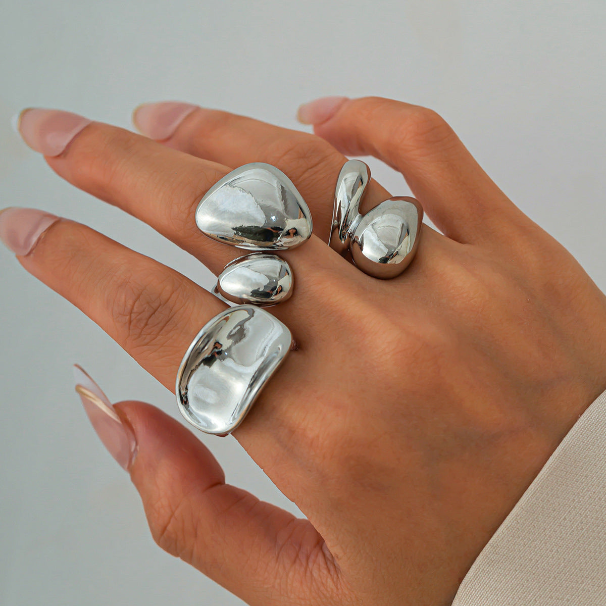 Elegant Glossy Hug Ring Set