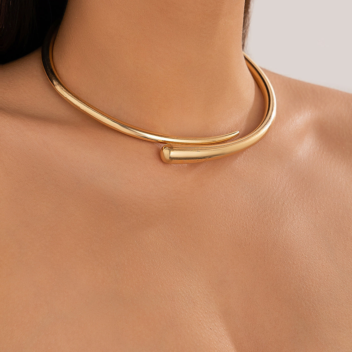 Modern Edge: Geometric Metal Spring Open Collar Bracelet & Simple Choker Necklace